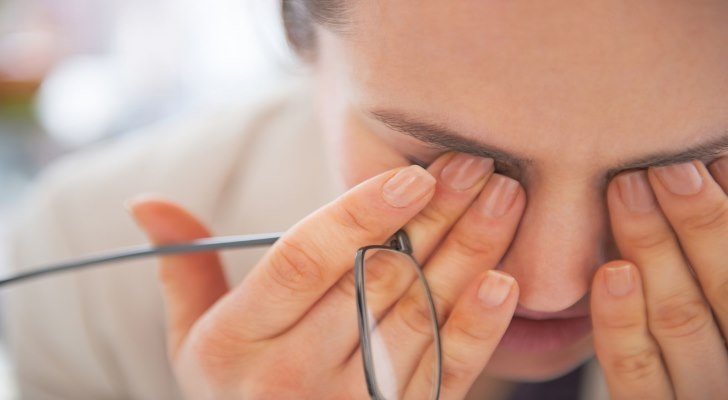 What Causes Dry Eye Disease? Dry Eyes Signs and Symptoms